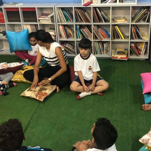 Professora da rede municipal apresenta experiência em sala de aula no Seminário Internacional da Faculdade de Educação da USP