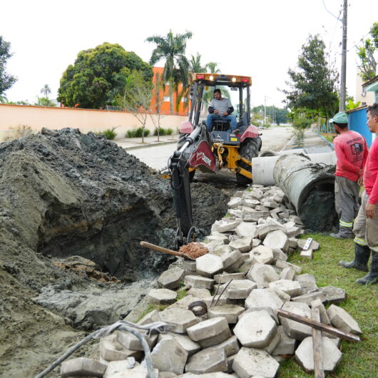 Prefeitura de Caraguatatuba acelera obras de drenagem antes do período de chuvas