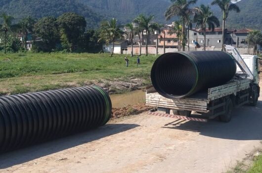 Prefeitura de Caraguatatuba continua com obras de drenagem no bairro Massaguaçu