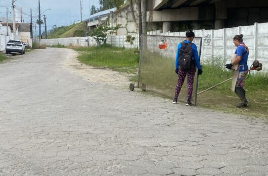 Prefeitura de Caraguatatuba prossegue com trabalhos de limpeza em diversas regiões da cidade