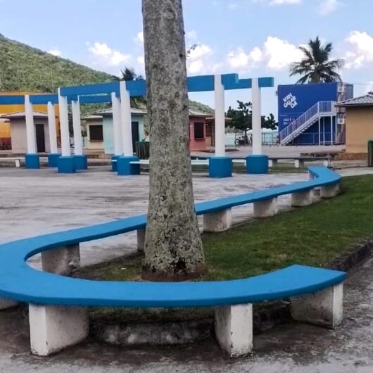 Prefeitura de Caraguatatuba reforça pintura da Praça Antônio Fachini na Martim de Sá