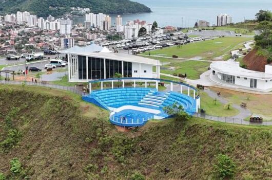 Prefeitura de Caraguatatuba impulsiona turismo com inauguração do Centro Administrativo do Complexo Turístico do Camaroeiro