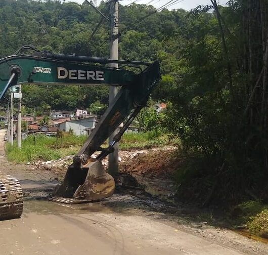 Prefeitura de Caraguatatuba leva serviços de zeladoria ao Jardim Santa Rosa