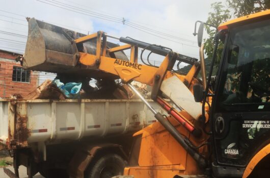 Prefeitura de Caraguatatuba promove mutirão de limpeza “Bota Fora” nos bairros Olaria e Casa Branca