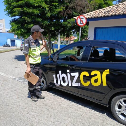 Governo Municipal institui prazo para empresa de transporte de passageiros retirar propagandas irregulares