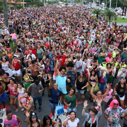 Sete blocos desfilam no sábado de Carnaval em Caraguatatuba no Centro e Massaguaçu