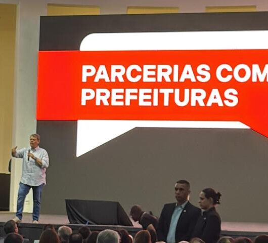 Caraguatatuba participa de encontro com o Governo de São Paulo para fortalecer parceria e investimentos