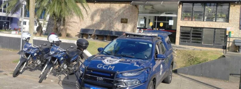 GCM de Caraguatatuba apreende veículo e detém indivíduos por porte ilegal de drogas