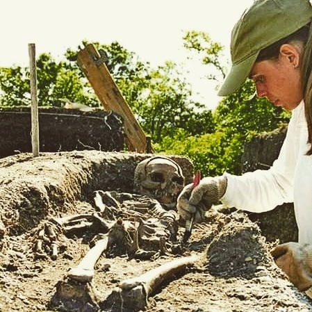 Arquivo Municipal de Caraguatatuba completa 27 anos e promove palestra com arqueóloga Cintia Bendazzoli