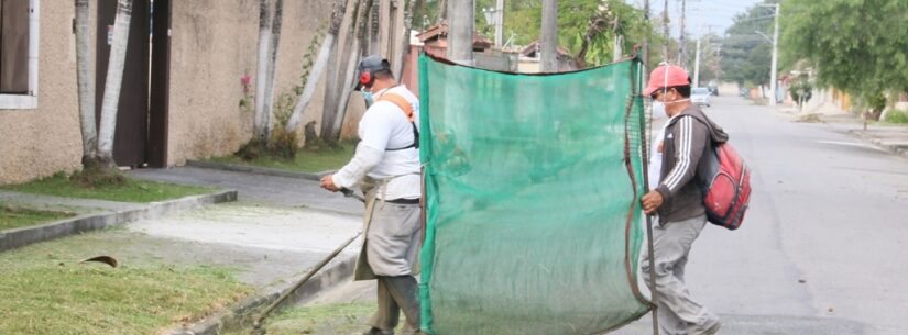 Dezoito bolsistas do PEAD são chamados para reforço na limpeza dos bairros de Caraguatatuba